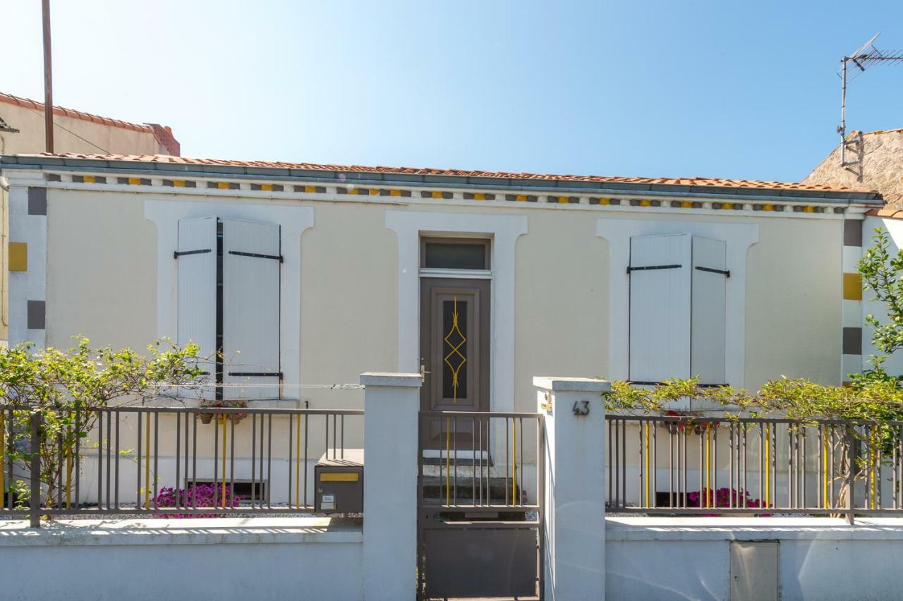 L'Escale Marine - Couette Et Cafe Bed & Breakfast La Rochelle  Exterior photo
